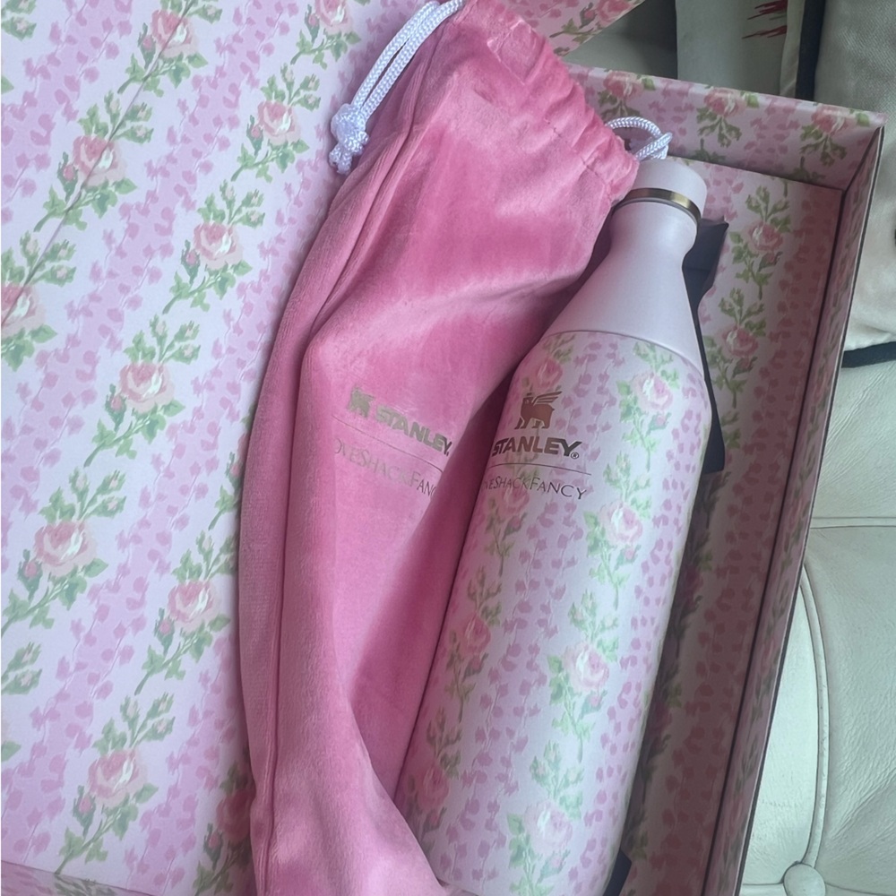 Stanley x Loveshackfancy all day slim bottle 20oz Blooming Heirloom Collection.